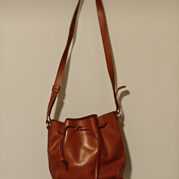Sezane Farrow Leather Bucket Bag - Picture 3 of 5